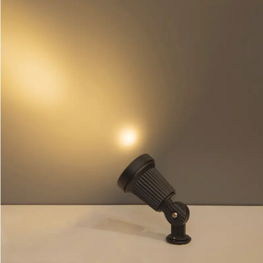 Hvorfor er den lysende flux af DL21014-1 Spot Light 470LM?